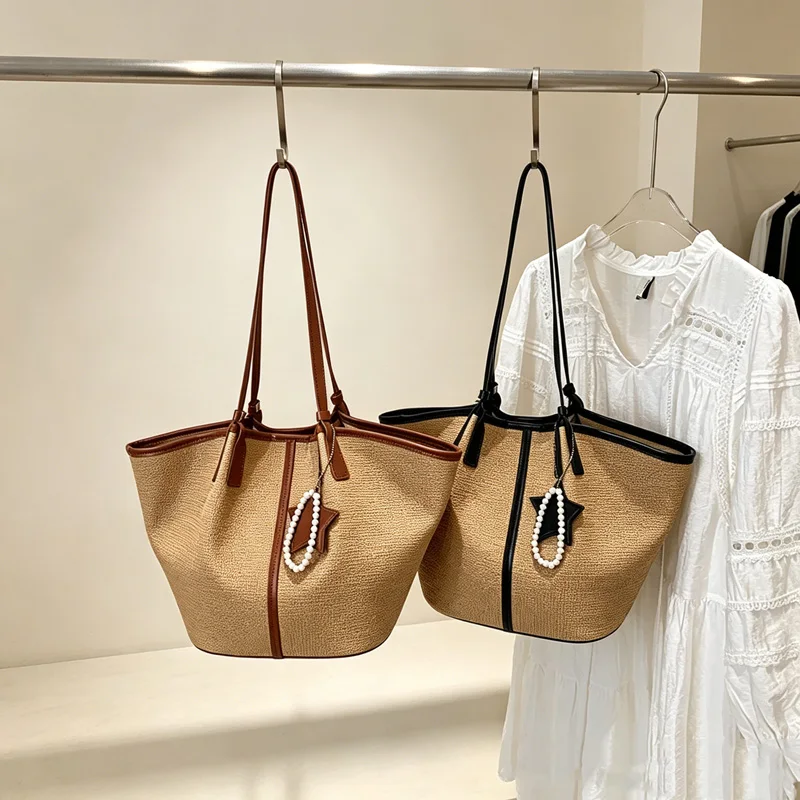 CLAREGQI Bolso de mano de paja tejida para mujer, bolso de hombro de gran capacidad, bolso de compras vintage con colgante de estrella y perlas, bolso de viaje para mujer