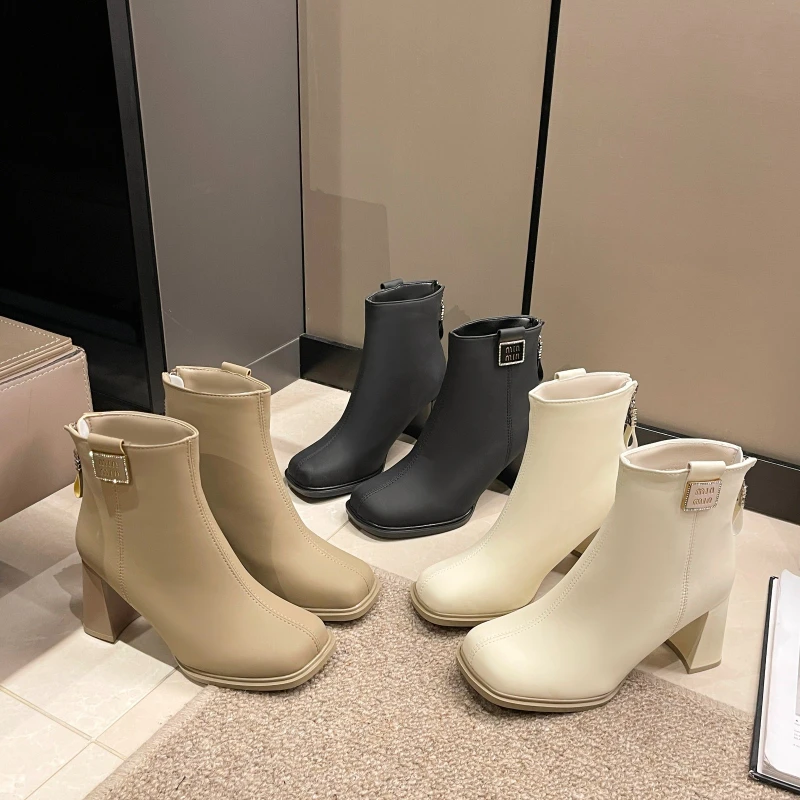 من المألوف ساحة تو مريحة وأنيقة أحذية نسائية عادية شتاء نمط جديد مزاجه أحذية عالية الكعب الحصان #1