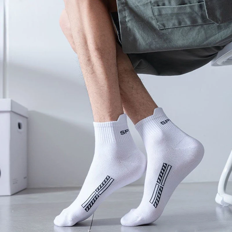5 Pairs/Lot Men's Fashion Simple Letter Print Mid-Calf Socks Sweat Absorbing Breathable Sports Socks Versatile Casual Socks