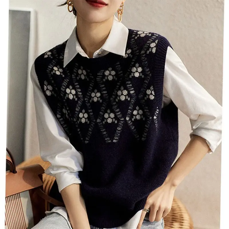 2023 New Autumn and Winter Fashion Simple Round Neck Small Fragrance Temperament Contrast Color Casual Loose Layered Knit Vest
