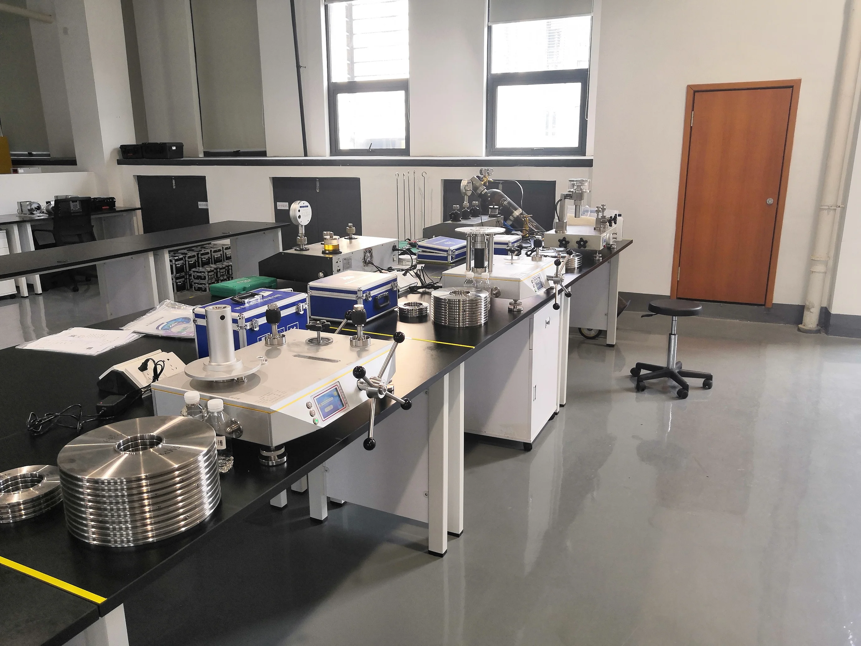 Pneumatic Dead Weight Tester for Pressure Gauge Calibration Vacuum To 10bar