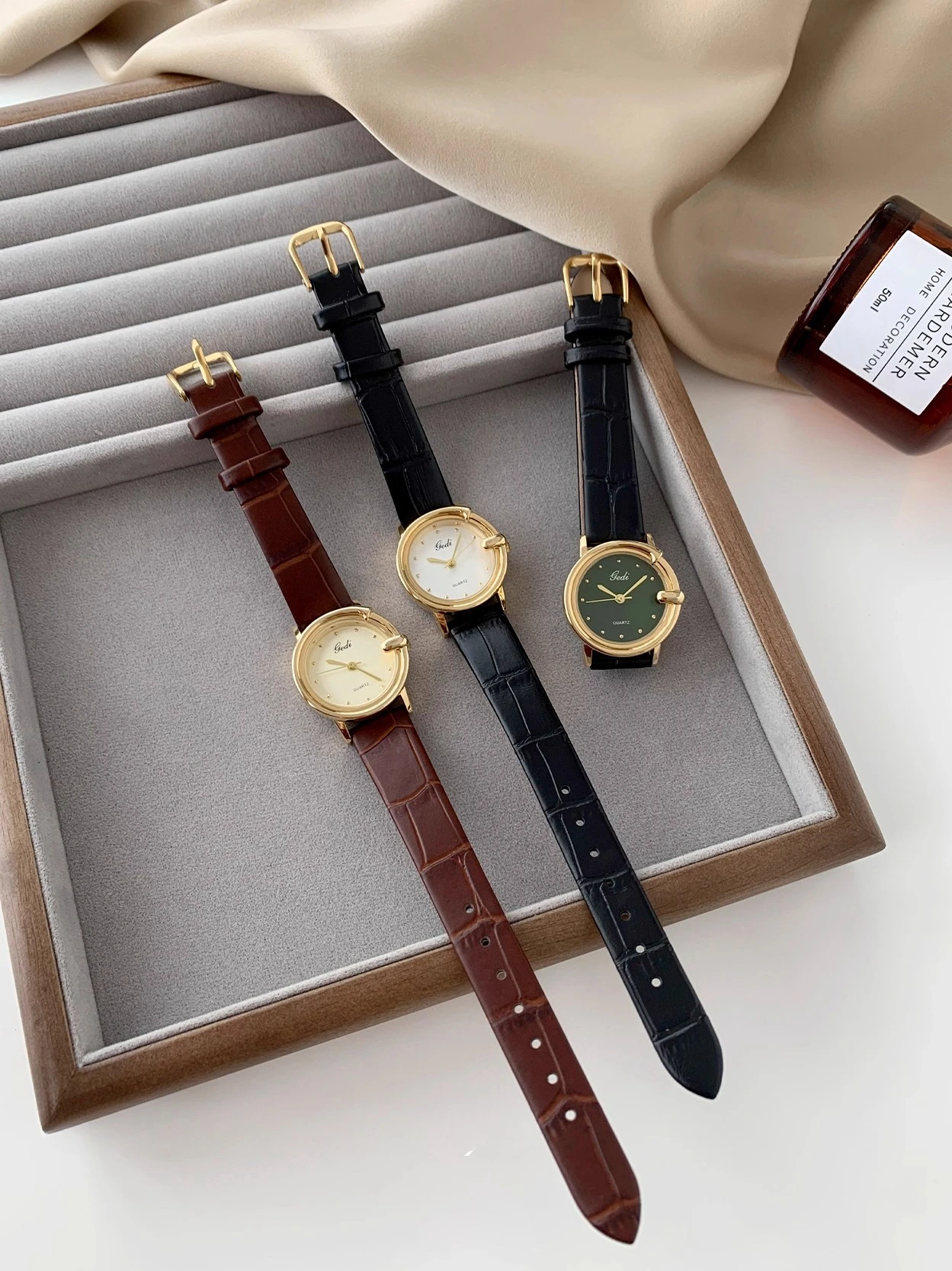 

2026 New Women'S Watches Light Luxury Retro Style Fashionable And Elegant For Students Watches Accessories, And Gifts For Women.