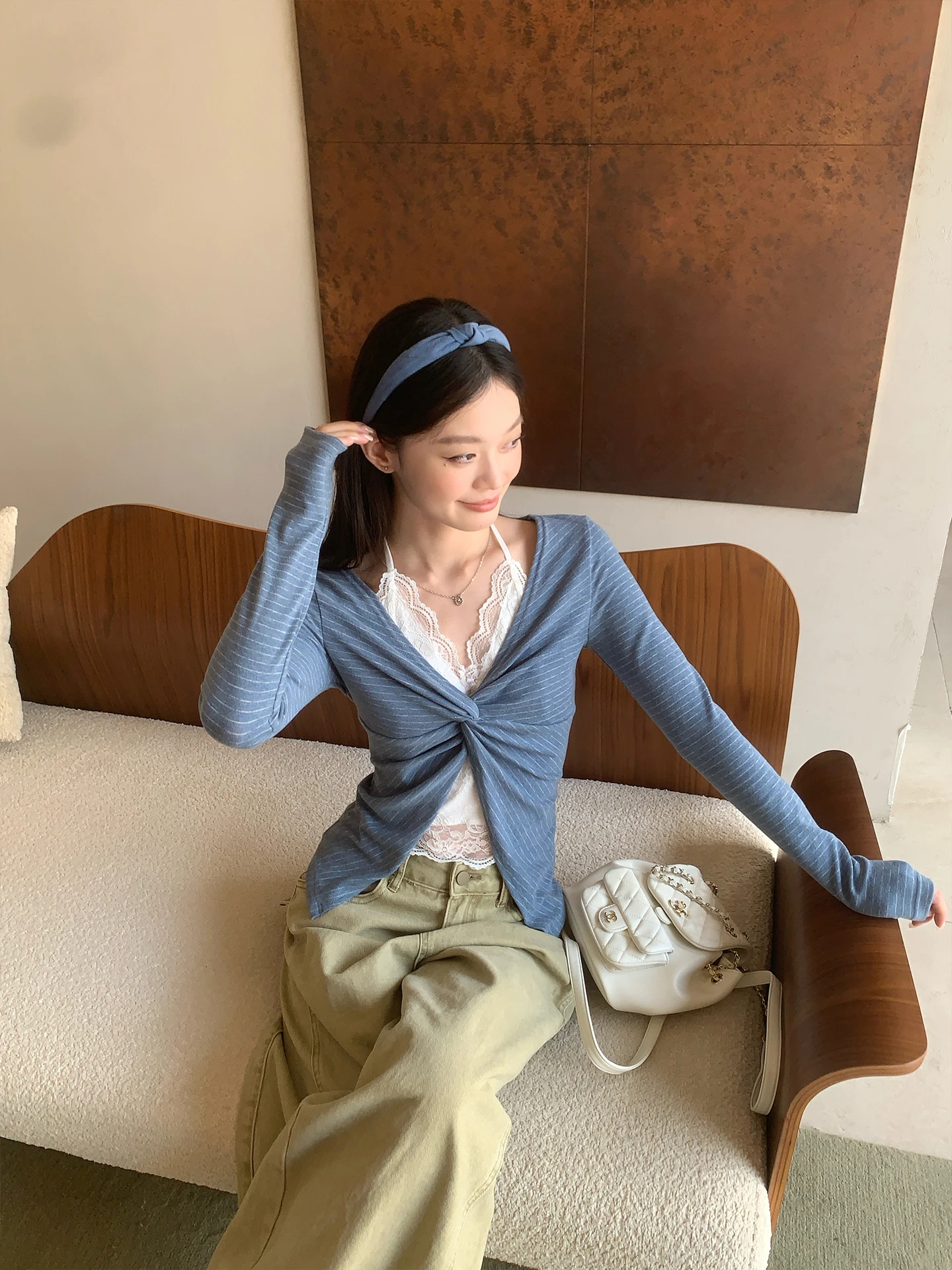 Blue V-neck Lace Halter Neck T-shirt Women's Slimming Long Sleeve Base Layer Top Korean Style Commute Friendly Regular Fit