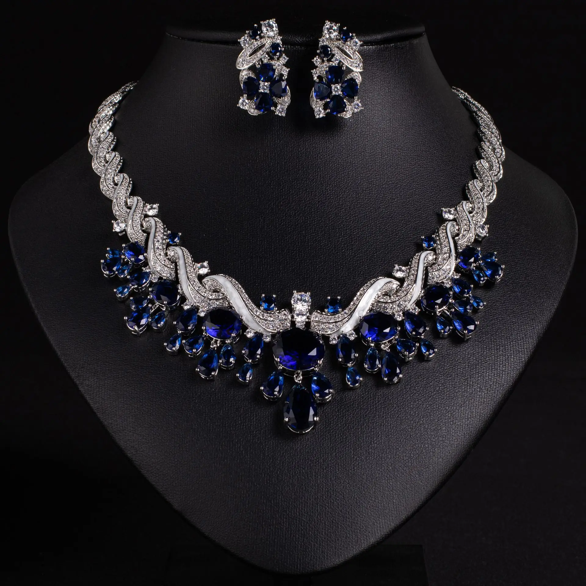 Baiyi New Fashion Light Luxury Stereo 2 Piece Necklace and Earrings Women's Jewelry Bridal Wedding Party Travel Gift M-1077