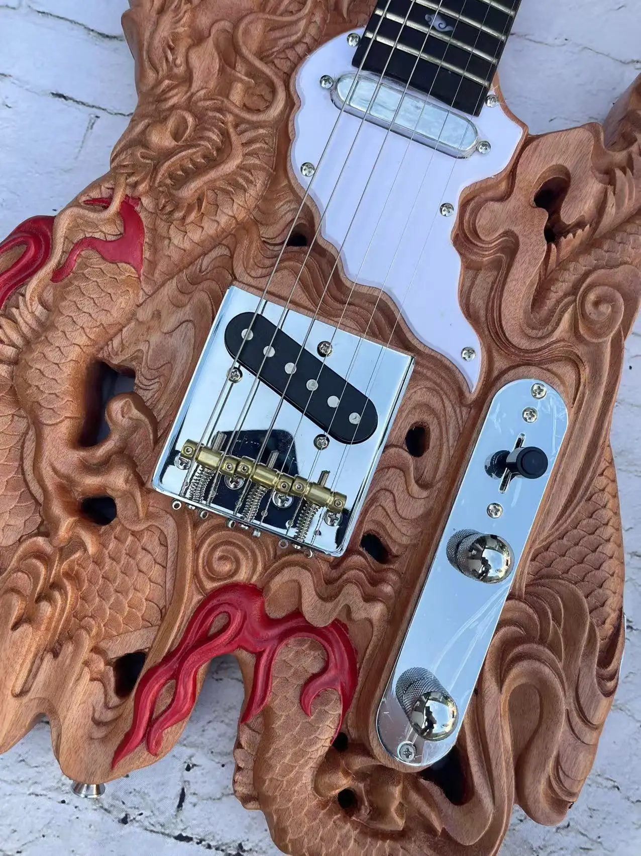 드래곤 모양 TL 조각 나무 색상 6 코드 일렉트릭 기타, 공장 실제 그림, 재고