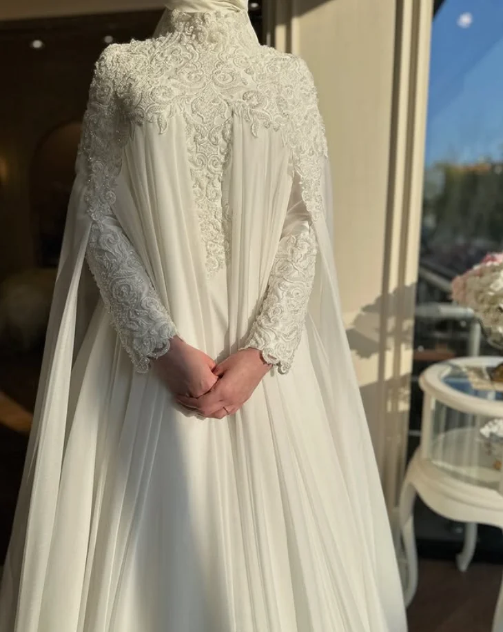 Abiti da sposa caftano musulmano in chiffon con mantella a maniche lunghe collo alto applique in pizzo abito da sposa personalizzato indumento Turchia