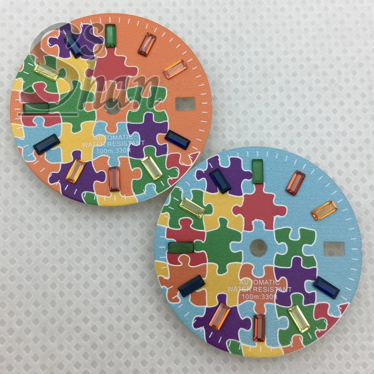 O mostrador do relógio quebra-cabeça de 29mm é equipado com movimento automático NH35 NH36 índice de diamante acessórios de relógio luminoso verde