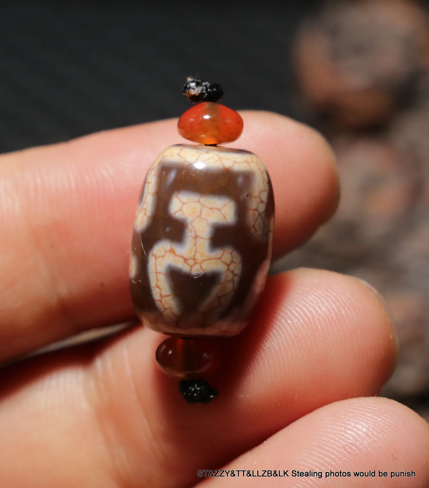 

Magic Tibetan Oily Old Agate Bloody Vein Treasure Bottle Aquarius dZi Bead Amulet Precious Jewelry Talisman Timestown UPD21Asw