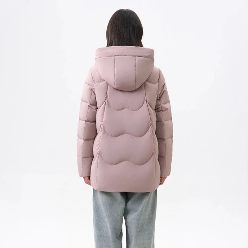 เสื้อแจ็คเก็ตขนเป็ดสั้นสำหรับผู้หญิง Chericom รุ่นใหม่ประจำฤดูใบไม้ร่วง-ฤดูหนาว 2025 มีฮู้ด เสื้อแจ็คเก็ตหนานุ่ม อุ่นสบาย ทรงตรงเรียบง่าย รุ่น Y309300Y