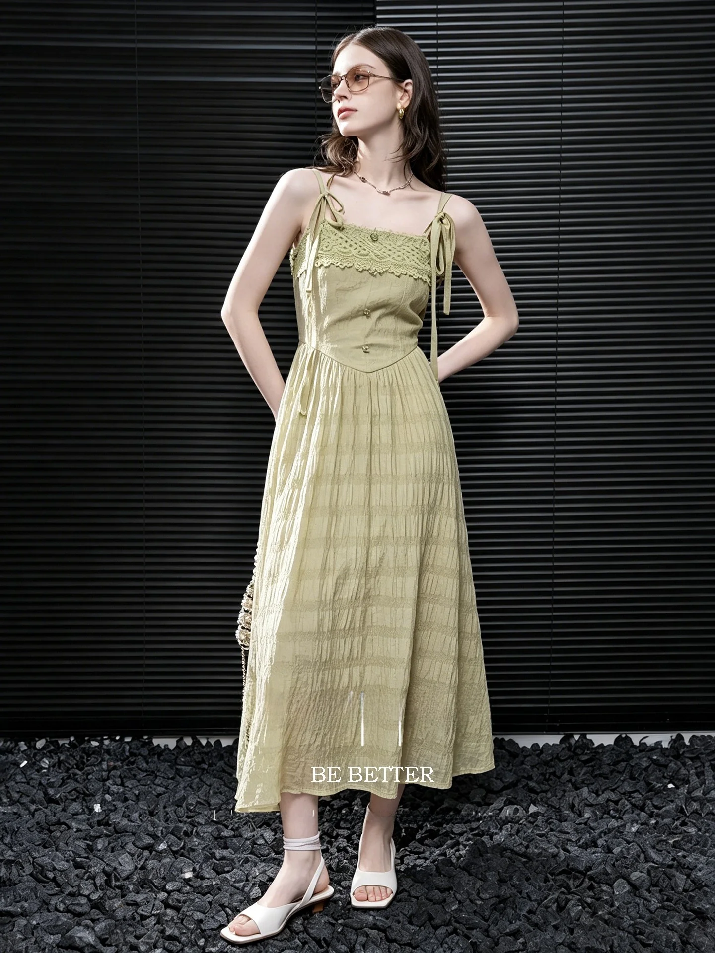 Huaappuw Textured Belted Dress Women's Sleeveless Lace Patchwork A-Line Skirt Summer New Style French Style Standard Fit