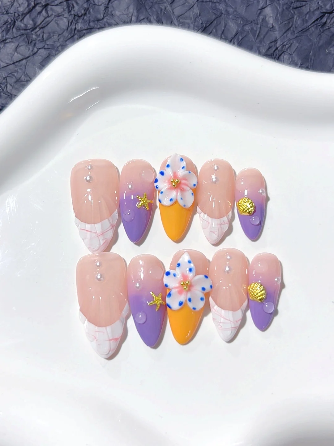 

French Intellectual Light Luxury Style Multi-Color Gradient Carved Art Fashion Nail Art (D296)