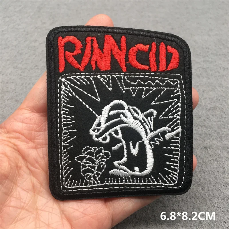 Band Rock Clothes Badges Iron On Patches Appliques Embroidered Music Punk Stripes for Clothes Jacket Jeans Diy Decoration