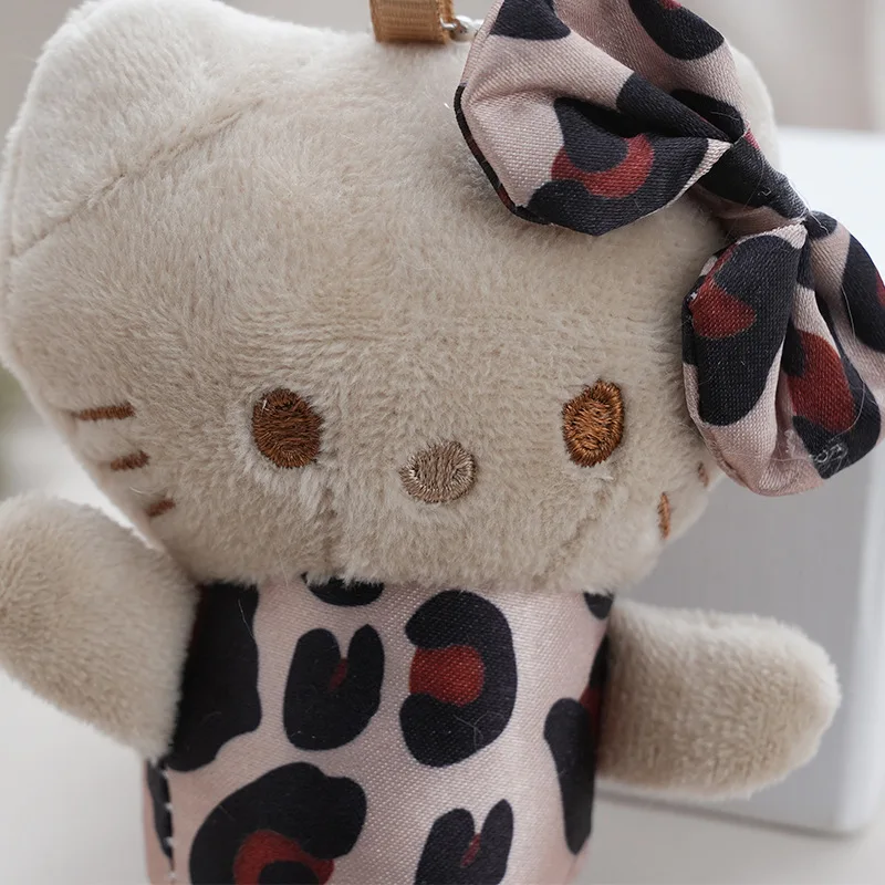 9CM サンリオ漫画ヒョウ猫ぬいぐるみキーホルダーかわいい女の子のバックパックアクセサリー Juguetes Para Niños Novedosos クリスマスギフト