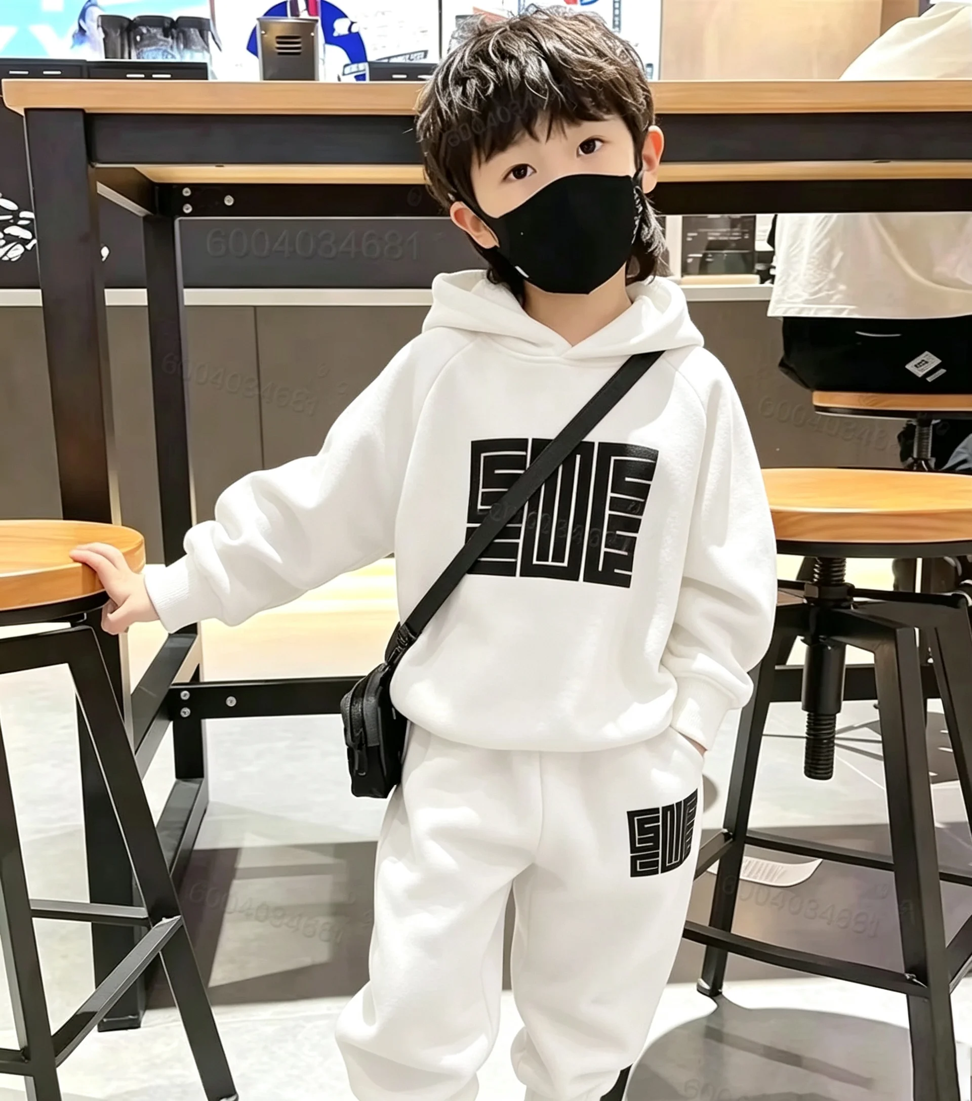 Winter and Autumn Trend Black Fashionable Letter-Printed Children's Hooded Sweatshirt Set, Comfortable and Soft for Daily Wear