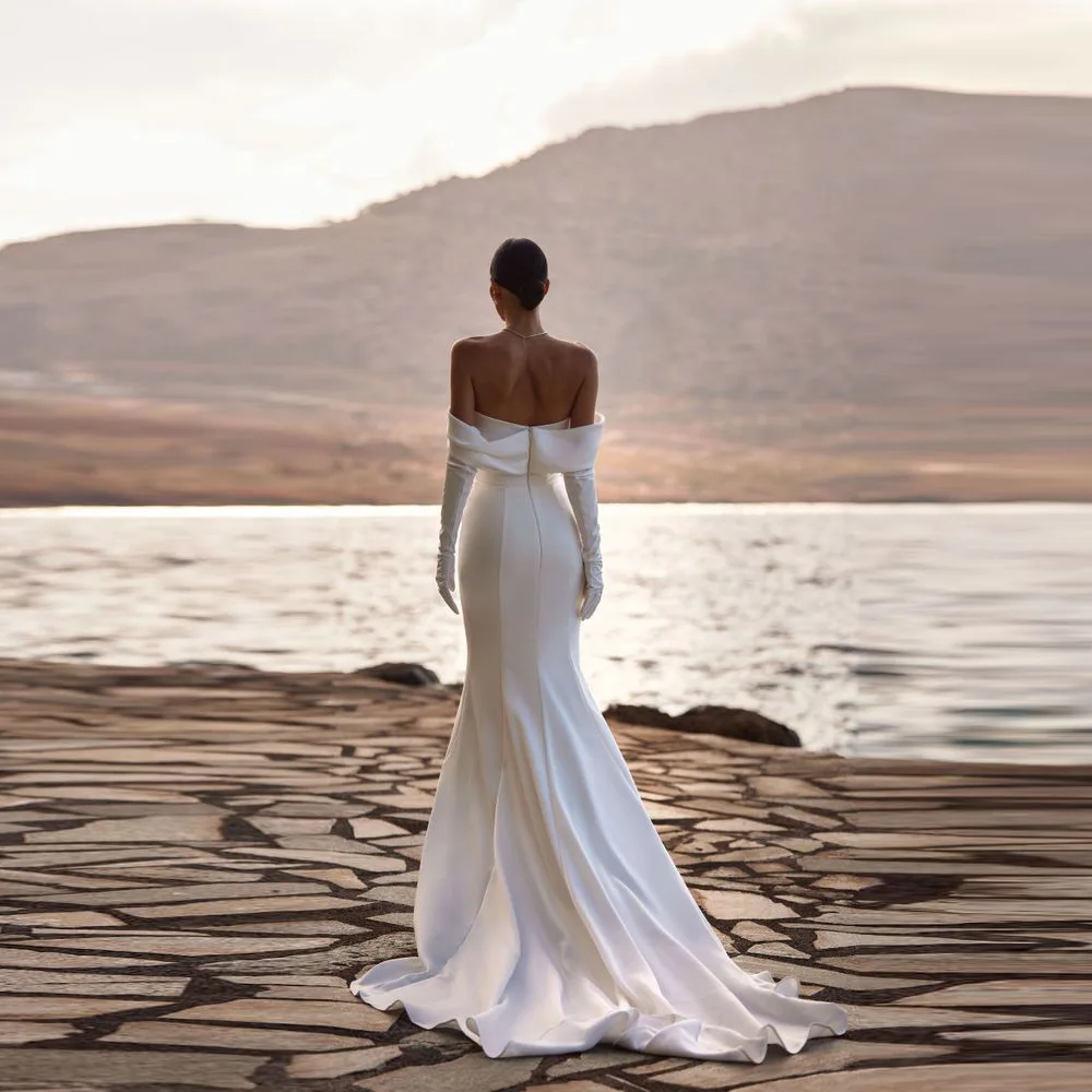 Vestido de novia elegante de sirena de satén personalizado, vestidos de novia sin tirantes con hombros descubiertos, vestido de novia con tren de barrido sin espalda 2025