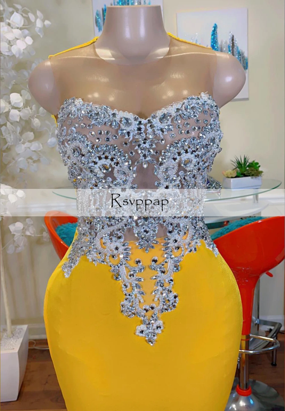 ชุดราตรีงานพรอมสีทองยาว ปี 2025 ทรงเมอร์เมดเข้ารูป คอทรงโอ แขนกุด ผ้าซีทรู ปักลูกปัดสีเงิน สำหรับสาวผิวสี ชุดราตรีงานพรอมแบบเป็นทางการ