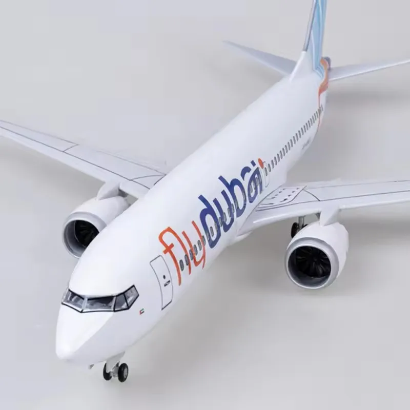 2025 جديد 1/85 مقياس طائرة B737 ماكس طائرة يطير دبي الخطوط الجوية الشرق الأوسط مع ضوء دييكاست طائرة لعبة مجسمة جمع الهدايا
