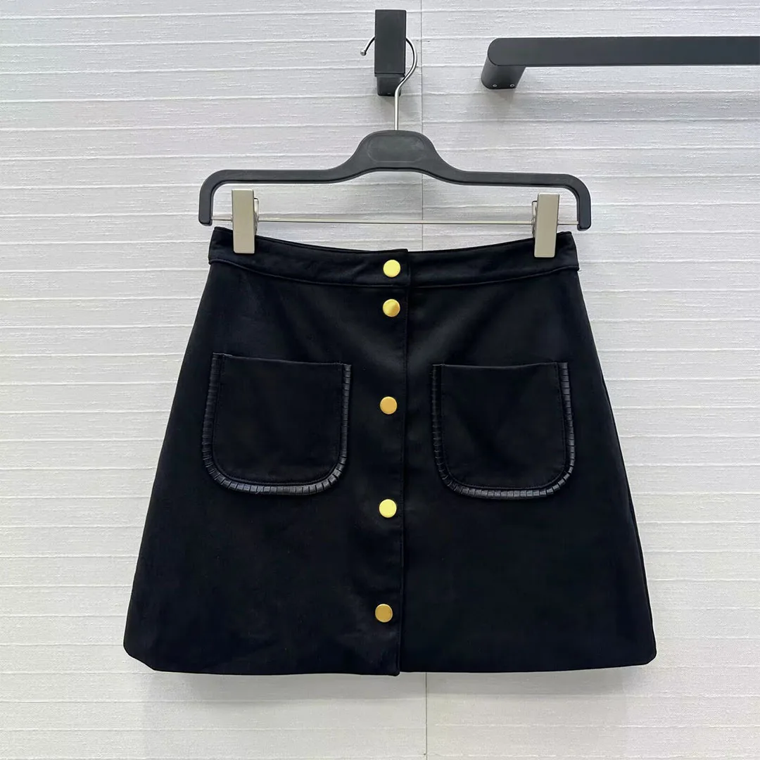 

2025 New Autumn Fashion Leather Edging Pockets Black Suede Vintage Mini Skirts Womens High Waist Gold Single Breasted Chic Skirt