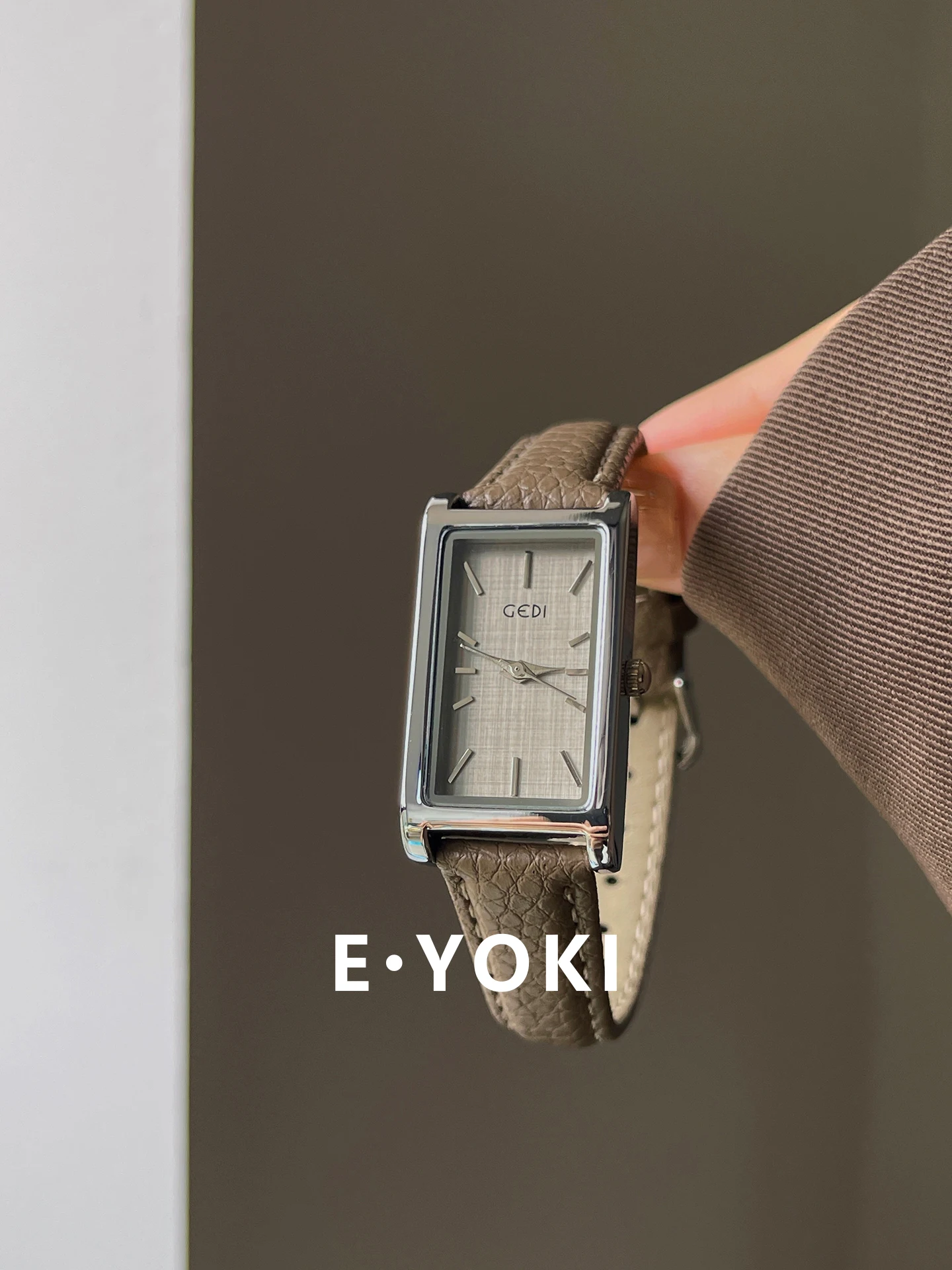 Rectangular Leather Strap Elephant Gray Elegant And Stylish Women'S Watch Vintage Design, Versatile Quartz Wristwatch For Women.