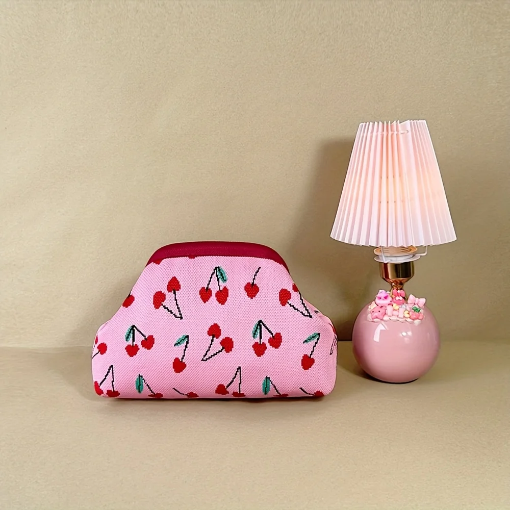 Neue Damenhandtasche mit Kirschstickerei, Modische und Praktische Stricktasche, Vielseitige Pendler-Cloud-Tasche. – Detail 11