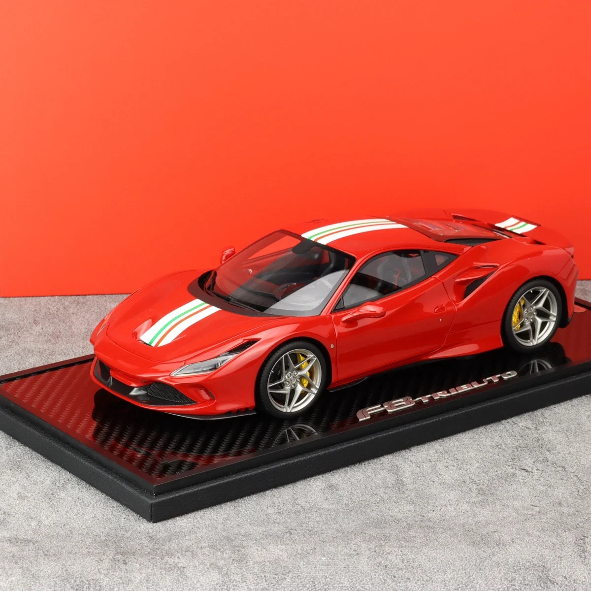 

BBR 1:18 F8 Tributo Club Customized Edition Simulation Limited Edition Resin Metal Static Car Model Toy Gift