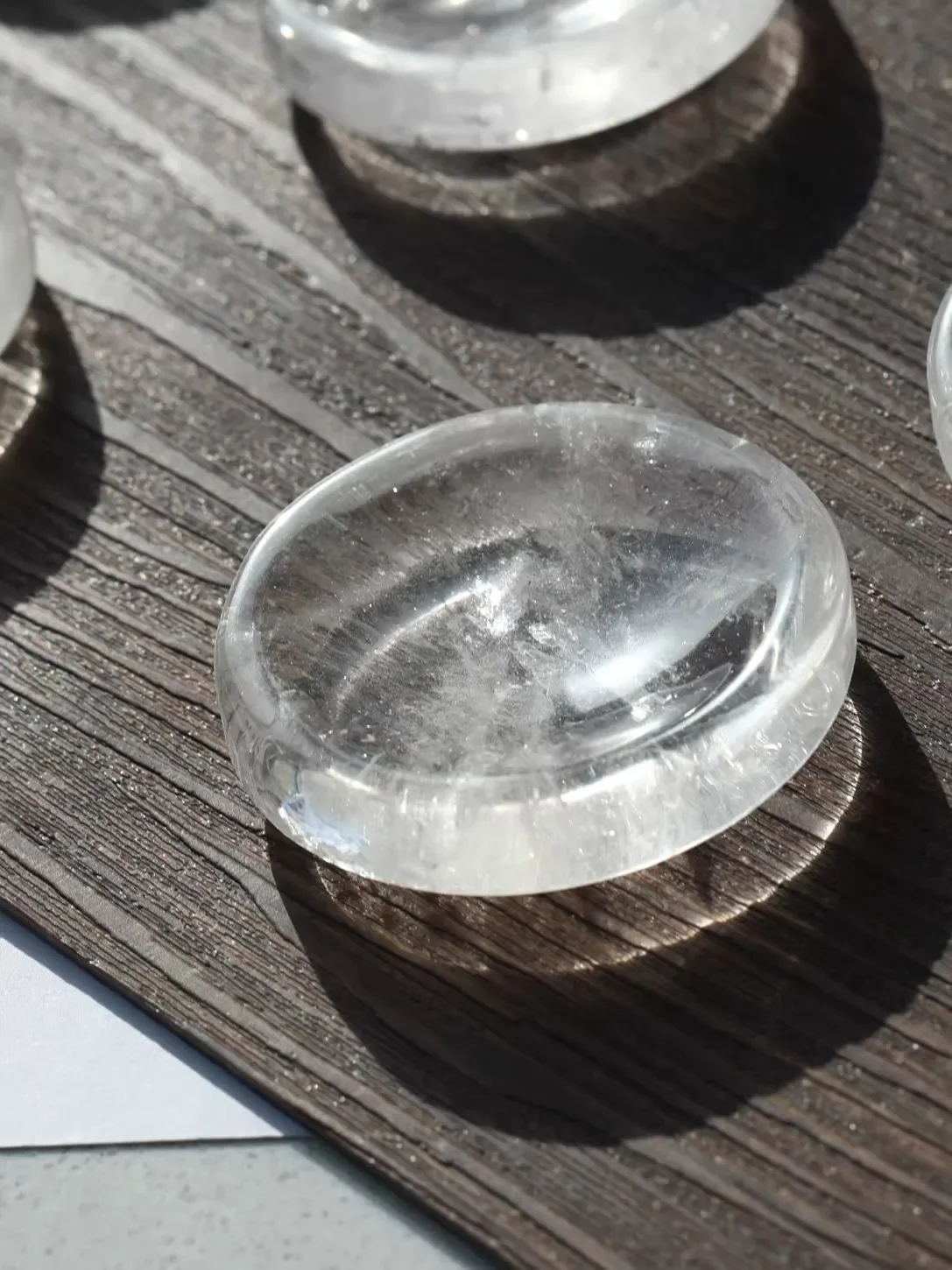 Light luxury Natural White Crystal Raw Stone Polishing Disc Office Desk Decoration Advanced Decorations Exquisite Crystal Plate