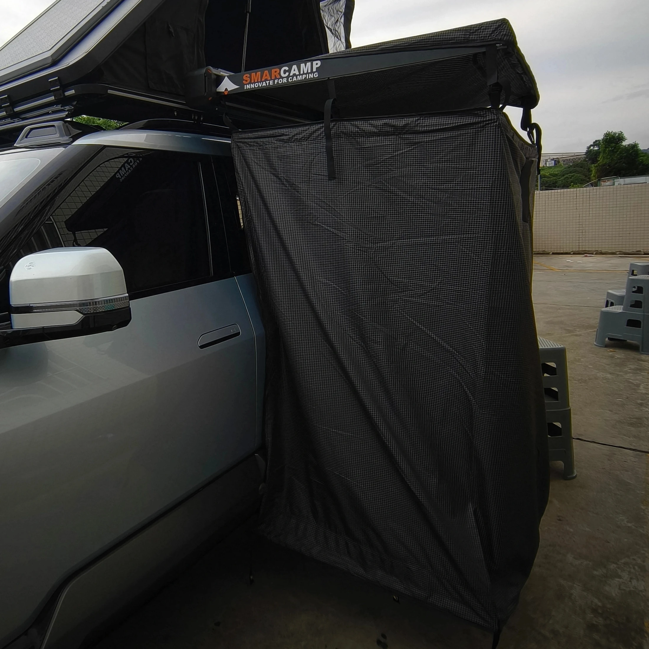 

Aluminum Hard Shell Car Side Shower Tent For SUV / Truck / Van | Outdoor Portable Changing Room With LED Light