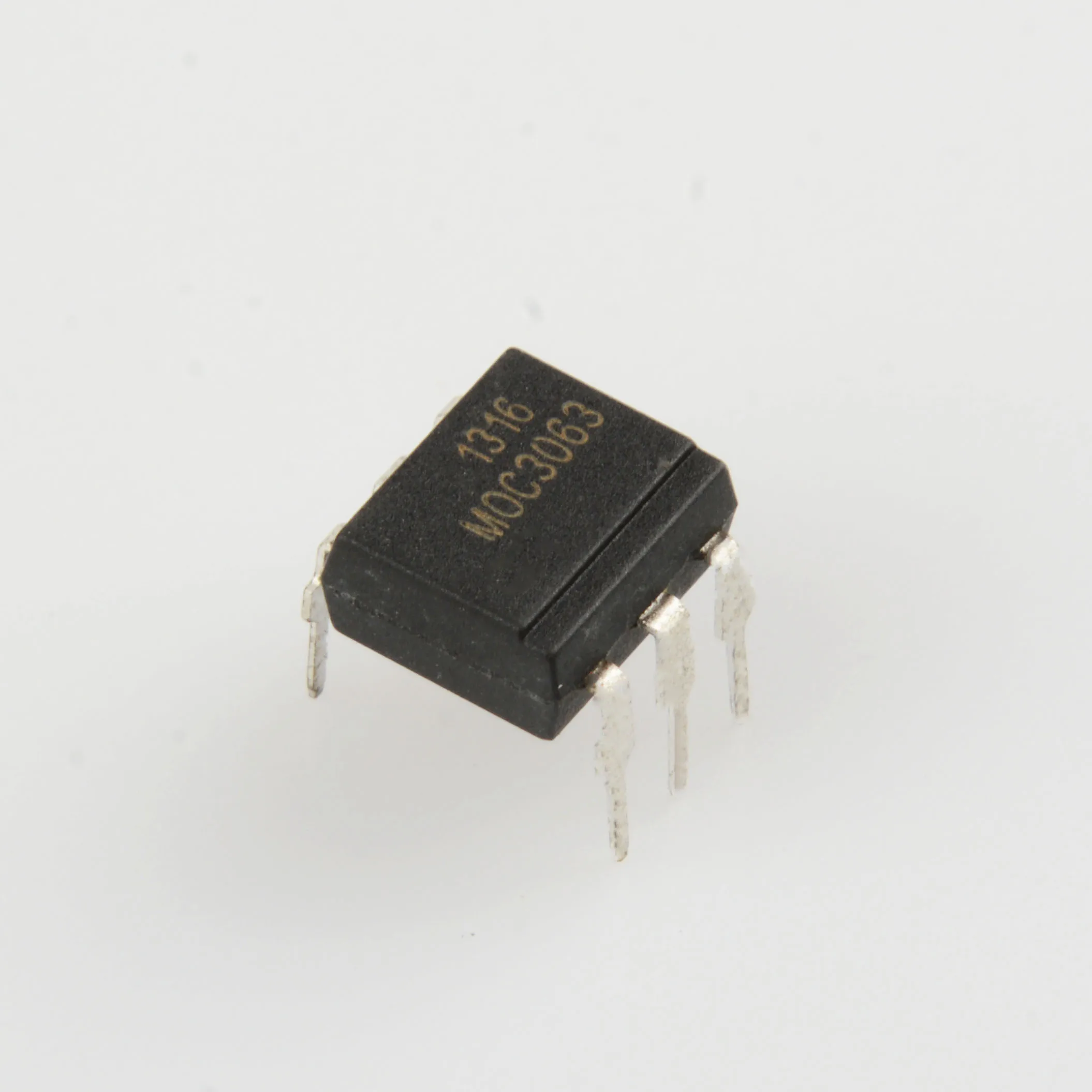 30pcs MOC3063 IC Chip Integrated Circuit Electronic Components BOM Service High Quality Semiconductor For Circuit Board Repair