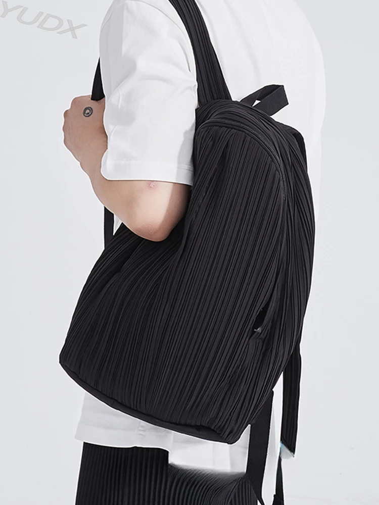 2023 Fall New Miyake Pleated Bag Large Capacity Lightweight Shoulder Bag Fashion American Retro Line Sense Trendy Backpack Men