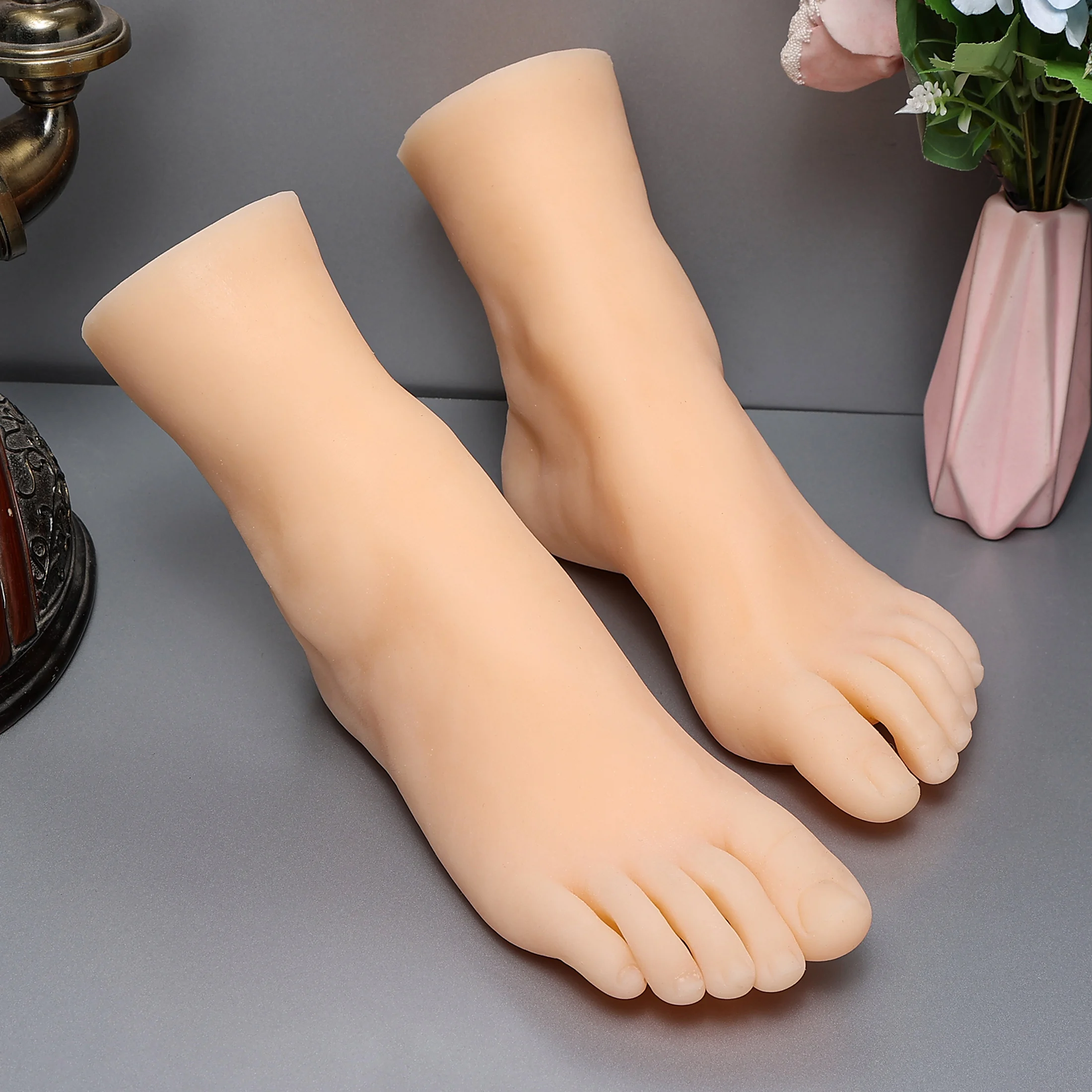 

Large Female Simulation Silicone Foot Model for Foot Fetish Massage Fake Nails Practice Jewelry Shoes and Socks Display TPE4100