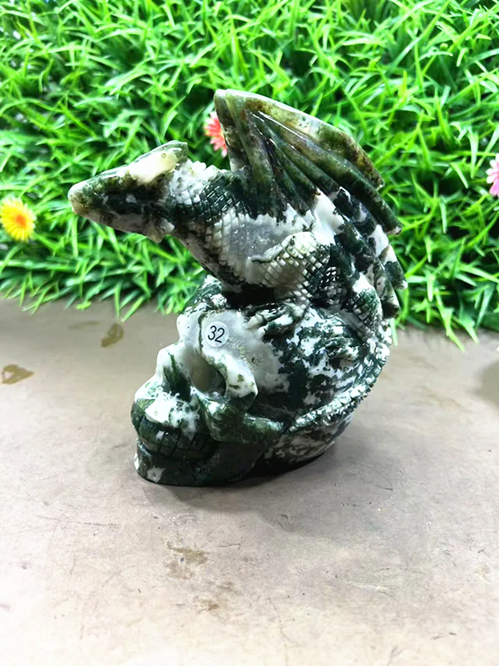 Natural quartz crystal water grass agate hand carved skull home decoration decoration chakra