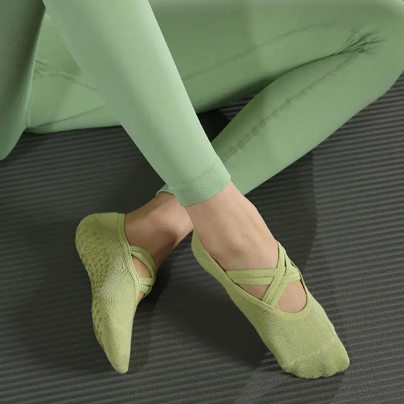 ถุงเท้าโยคะเต้นรำกันลื่นแบบมีสายรัดหลังสำหรับผู้หญิง พื้นซิลิโคน สำหรับพิลาทิส บัลเลต์ ฟิตเนส