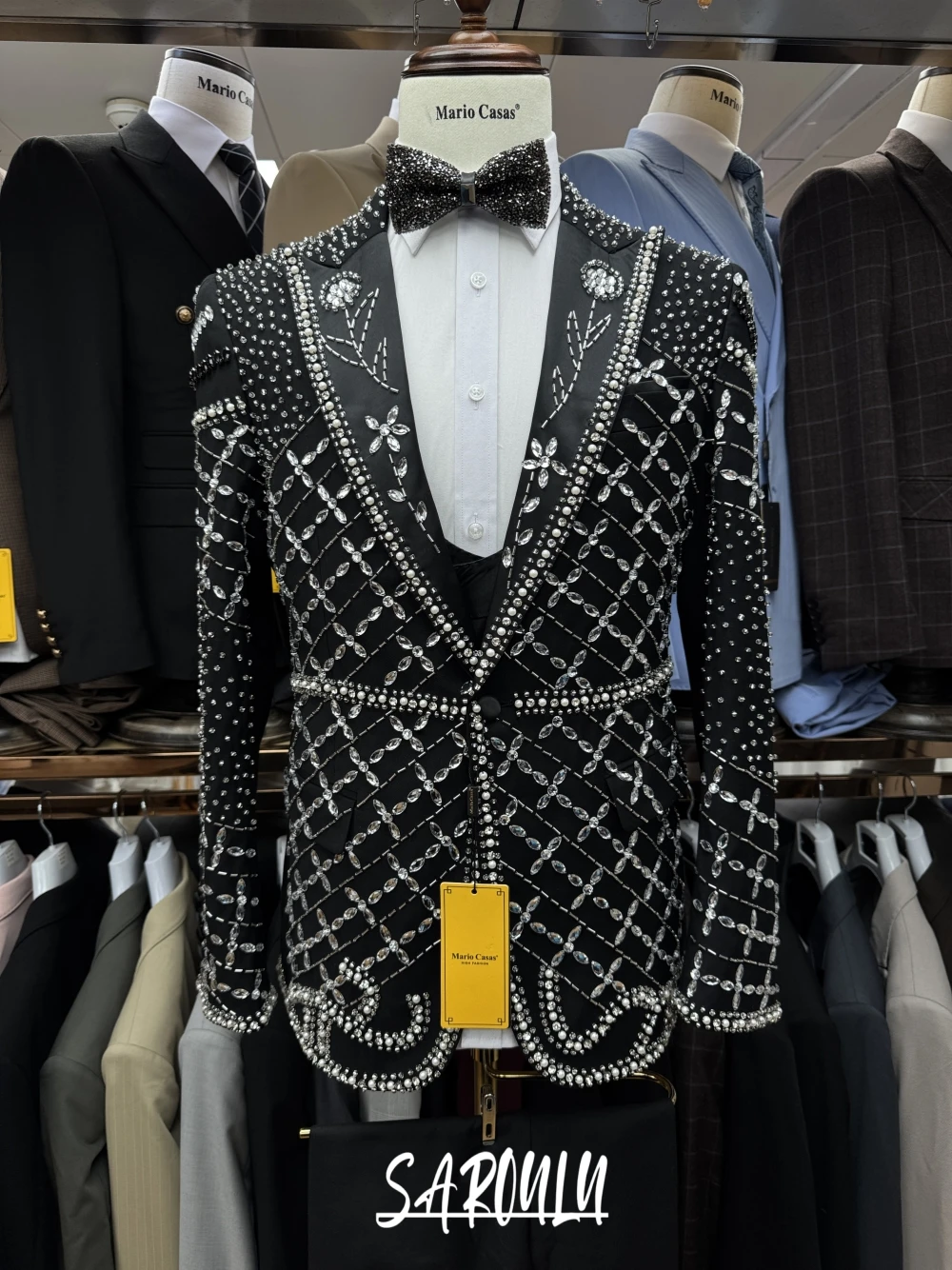 Exquisite Peak Lapel Beaded Men Suit Exclusive High Quality Set Delicate 3-pieces Banquet Party Crystals Black Groom Wear