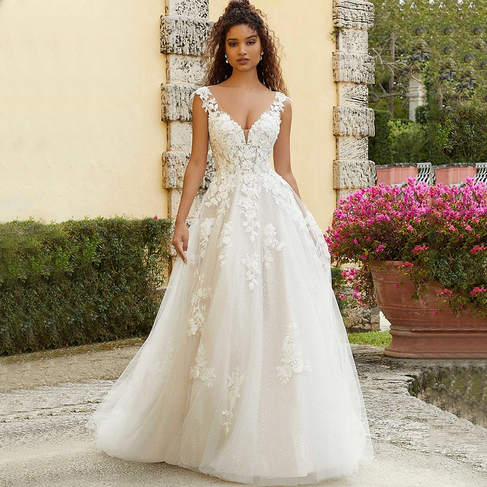 

Classic Tulle Applique Wedding Dress V-Neck Sleeveless A-Line Floor Length Bridal Sexy Open Back with Buttons Gowns Robe