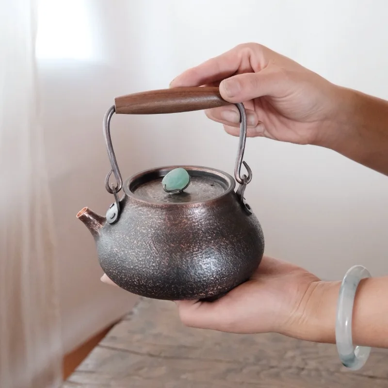 

Vintage One Piece Forged Copper Teapot, Camping Hot Water Kettle, Retro Walnut Grip Stove Pot, Outdoor Boiling Tea Pitcher