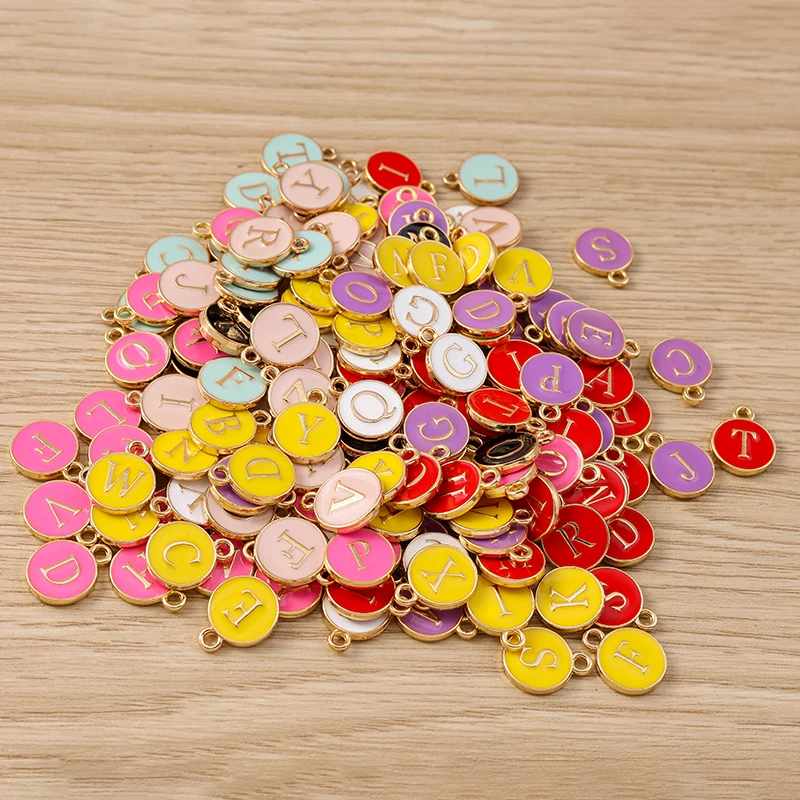 10 Stück niedliche, bunte Buchstabenanhänger (Alphabet 26 A-Z) für die Schmuckherstellung, Anhänger, Halsketten, Ohrringe, Armbänder, Bastelbedarf für DIY-Projekte – Detail 2