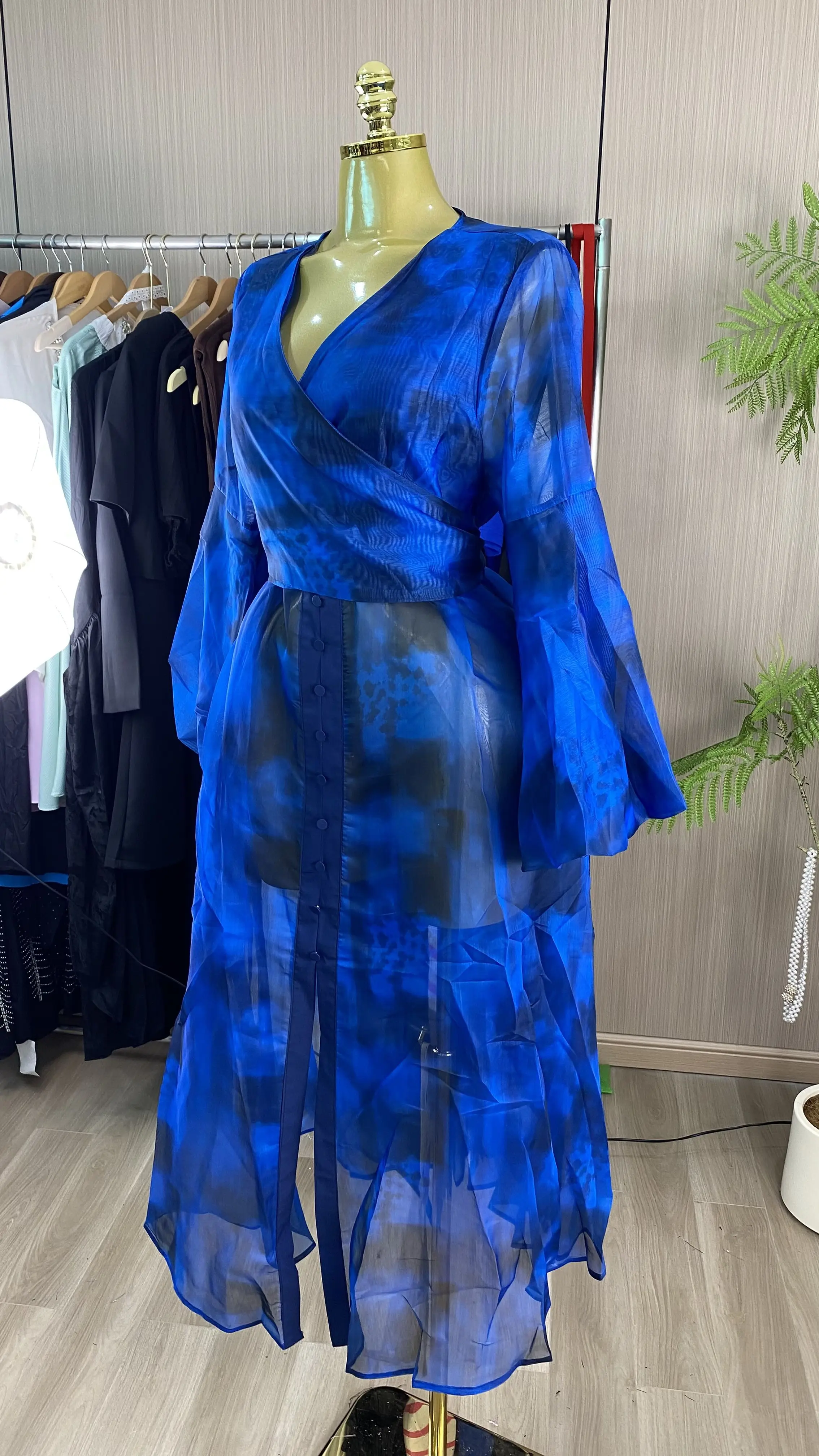 Spring/Summer 2026 New Arrival: Vintage-Print Chiffon Midi Dress with V-Neck and Lantern Sleeves-GZXX916