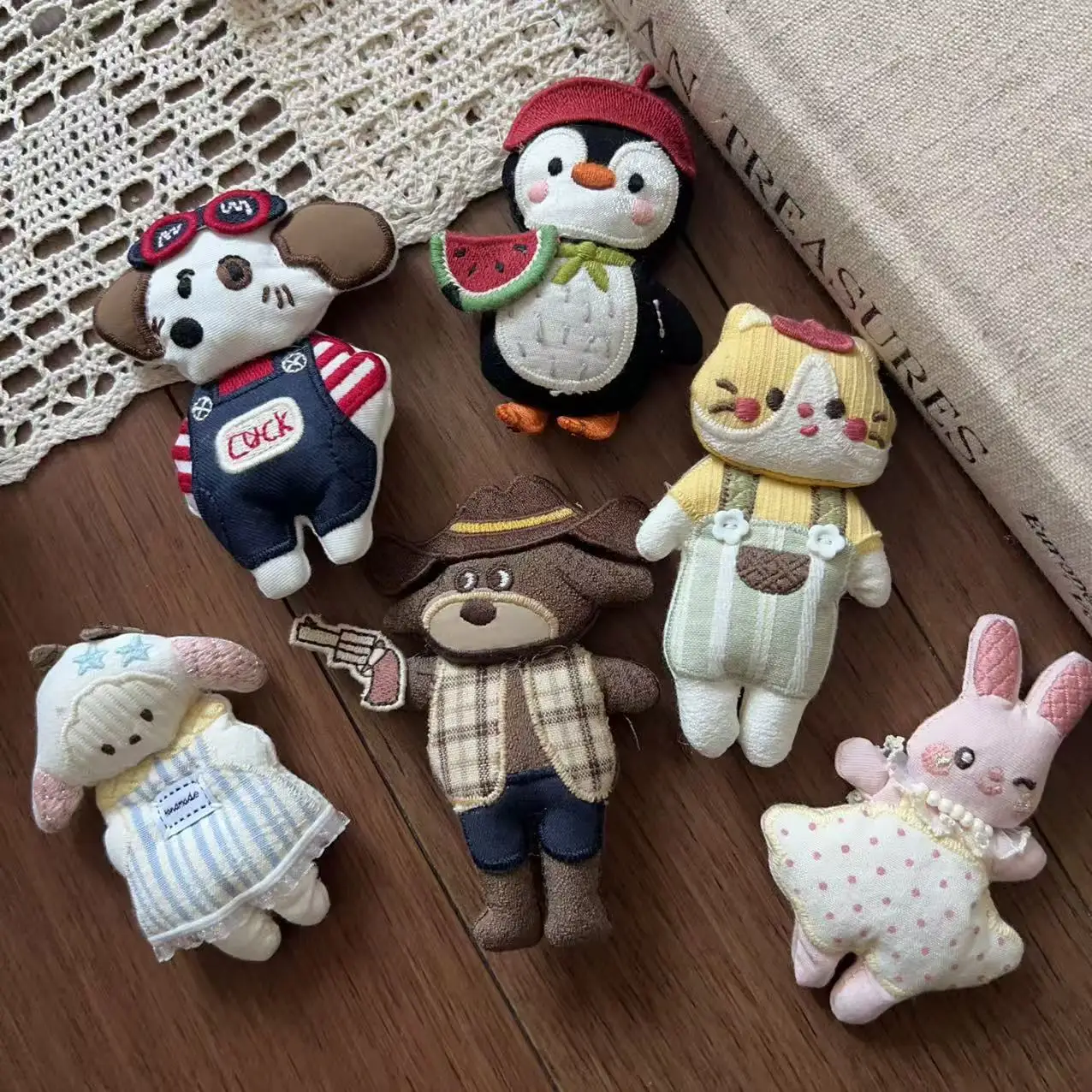 Stuffed Fabric Cartoon Animal Charm Brooch Pin Hair Clip for DIY Shoes Socks Hat Backpack Garment Embellishment Premium