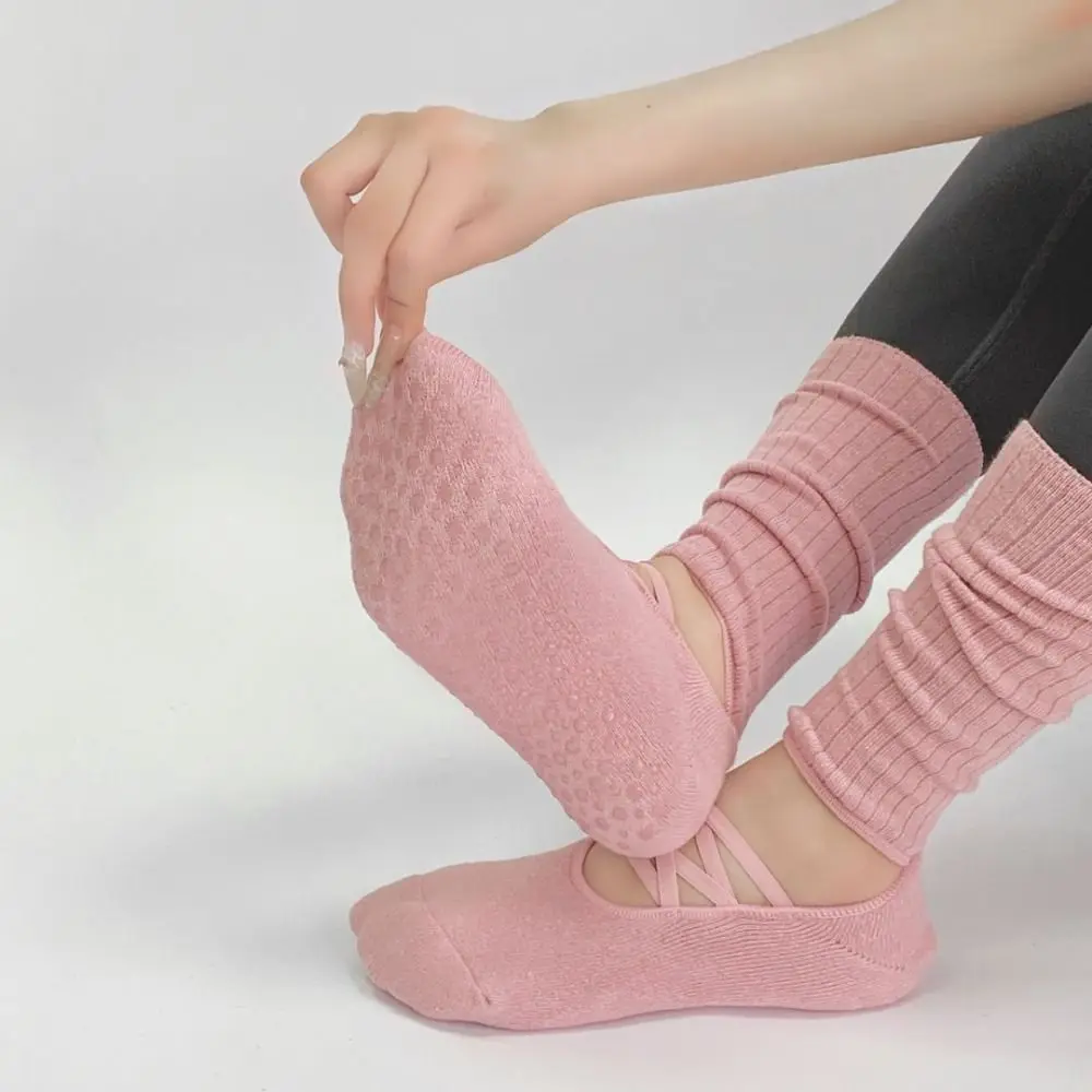 Breathable Fabric Grip Pilates Socks Sweat-absorbent Strappy Design Women's Yoga Socks Non-Slip Comfortable Strappy Grip Sock