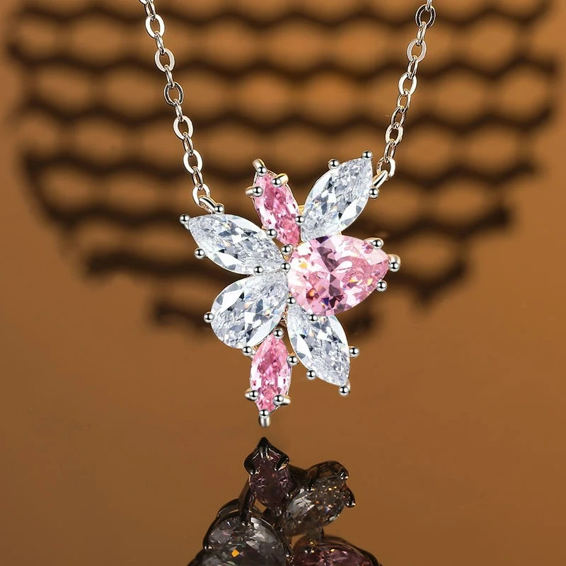

Hairui's Light Luxury Pear Shaped Floral Brocade Pink PT950 Platinum Artificially Cultivated Gemstone Exquisite Necklace