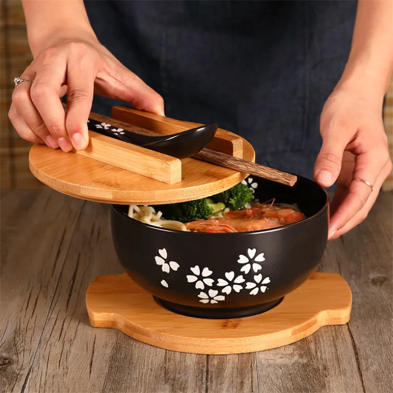 

Japanese Style Rice Noodle Bowl with Lid Spoon and Chopstick Kitchen Tableware Ceramic Salad Soup Food Container Dinnerware