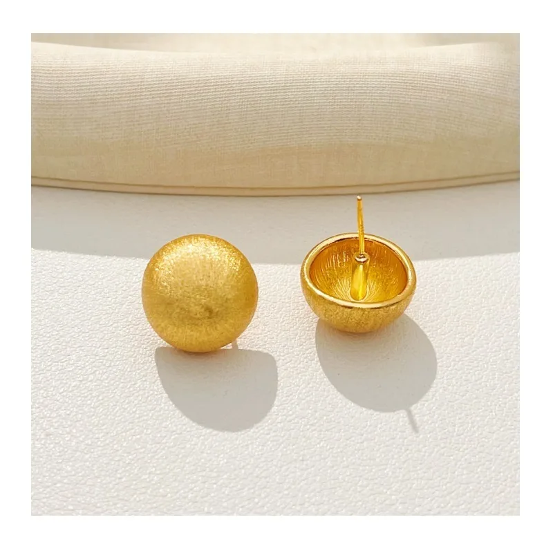

Premium Sense, Simple Semi-round Metal Stud Earrings, Fashionable and Versatile Commuter Jewelry, Niche Design Sense