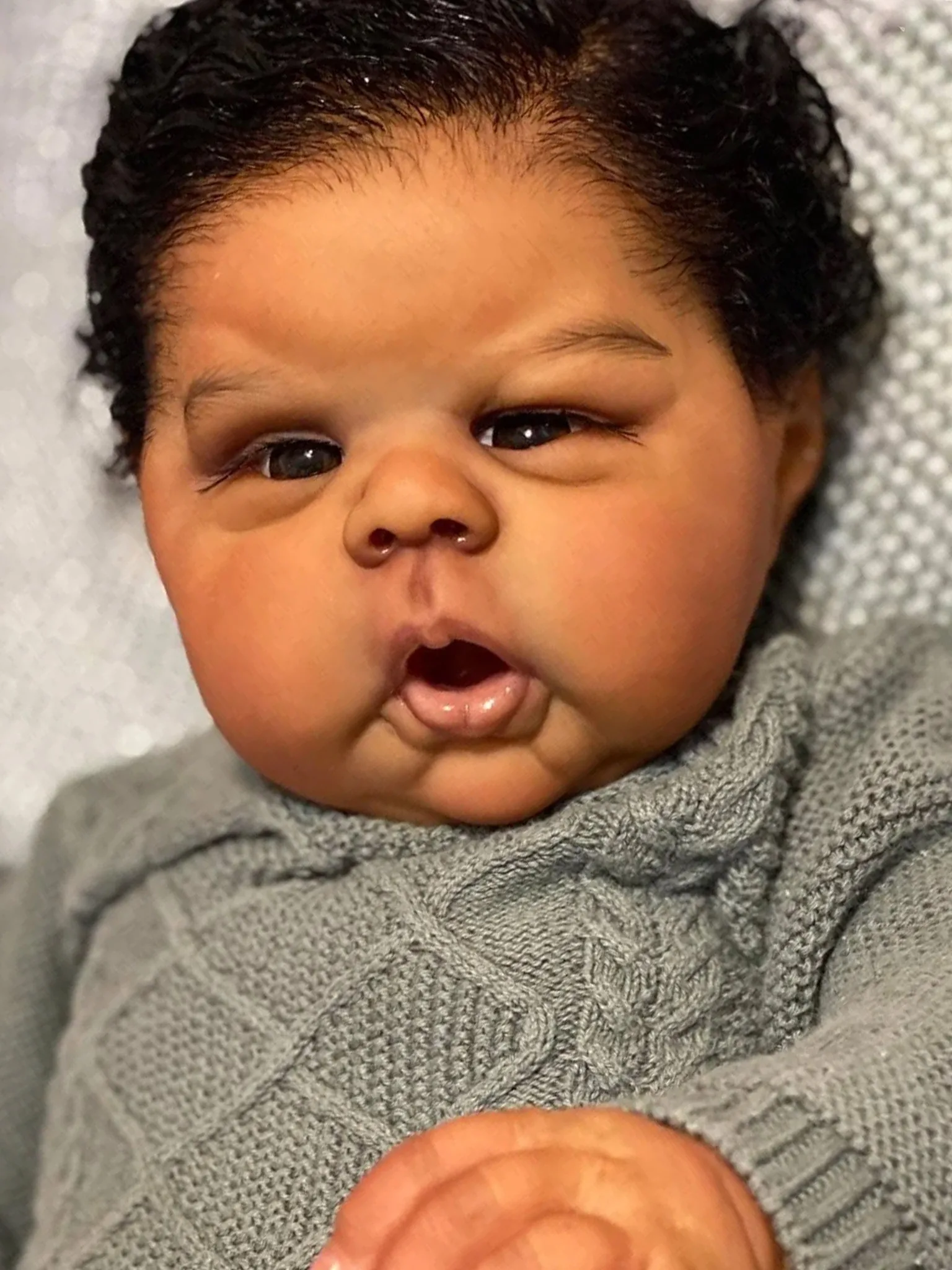 Poupée Gounchi Reborn peinte à la main de 20 pouces, peau foncée, avec cheveux bouclés noirs, corps en tissu doux, jouets pour bébé, cadeau pour bébé