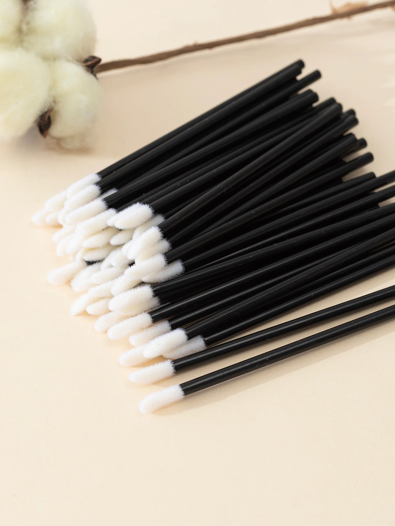 50pcs Disposable Lip Brushes,Lip Scrub Brush, Lipstick Gloss Wands,for Mascara, Eye Shadow, Lipstick