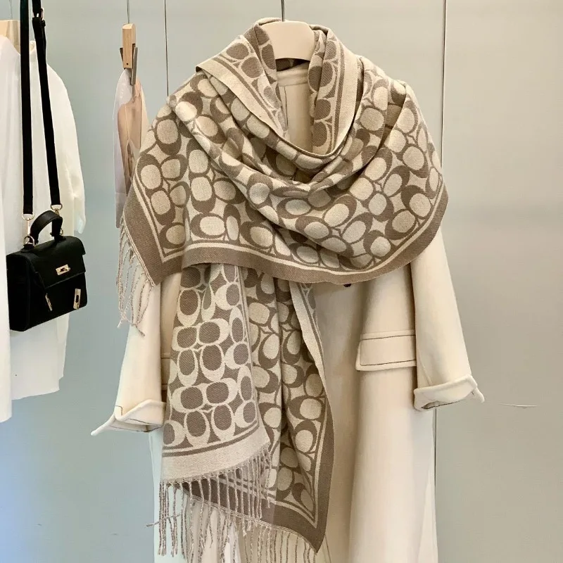 

Осенне-зимний популярный шарф из искусственного кашемира, женский двусторонний толстый платок с кисточками, теплый и универсальный шарф двойного назначения.