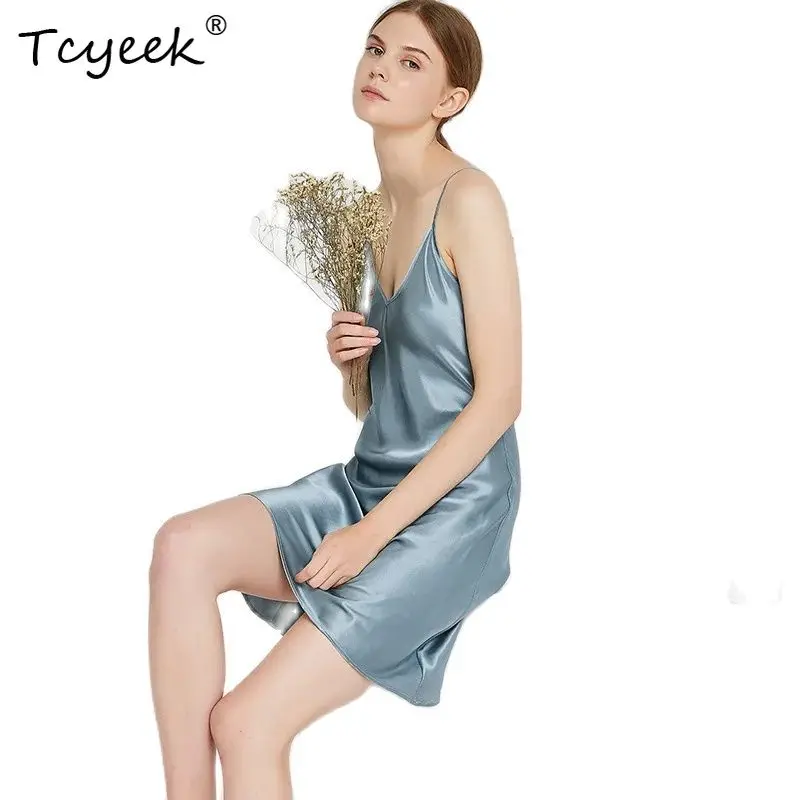 

Tcyeek 19MM 100%Real Silk Nightwear Women Simple V-neck Sling Dress Home Furnishing Elegant Casual Suspenders Pajamas P3N266QC