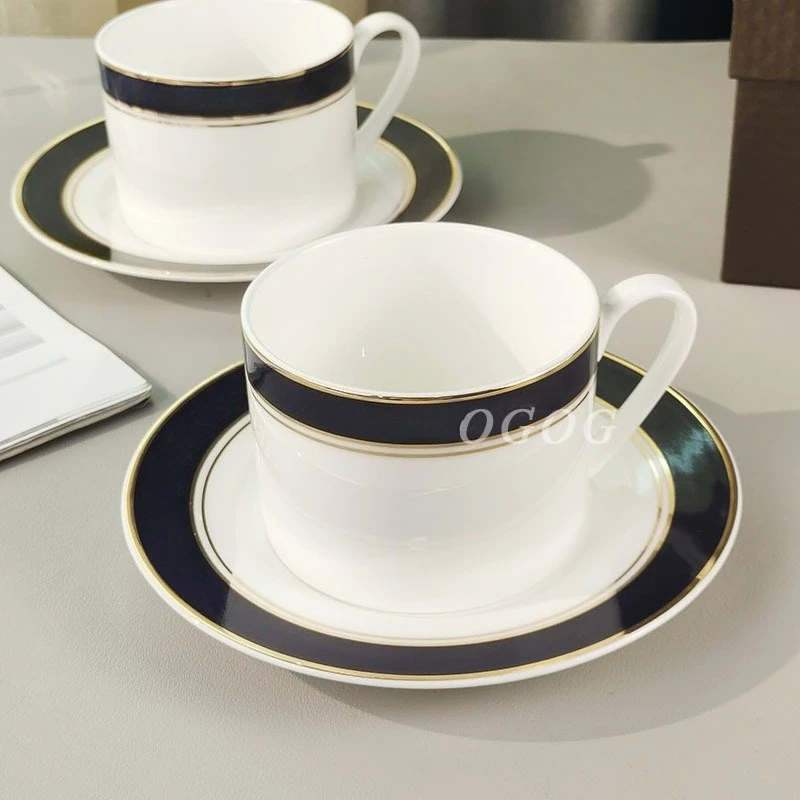 الفاخرة الحديثة الحد الأدنى العظام الصين كوب الصحن مجموعة فناجين شاي القهوة للمنزل مقهى شاي بعد الظهر الاستخدام اليومي أدوات للشرب أنيقة
