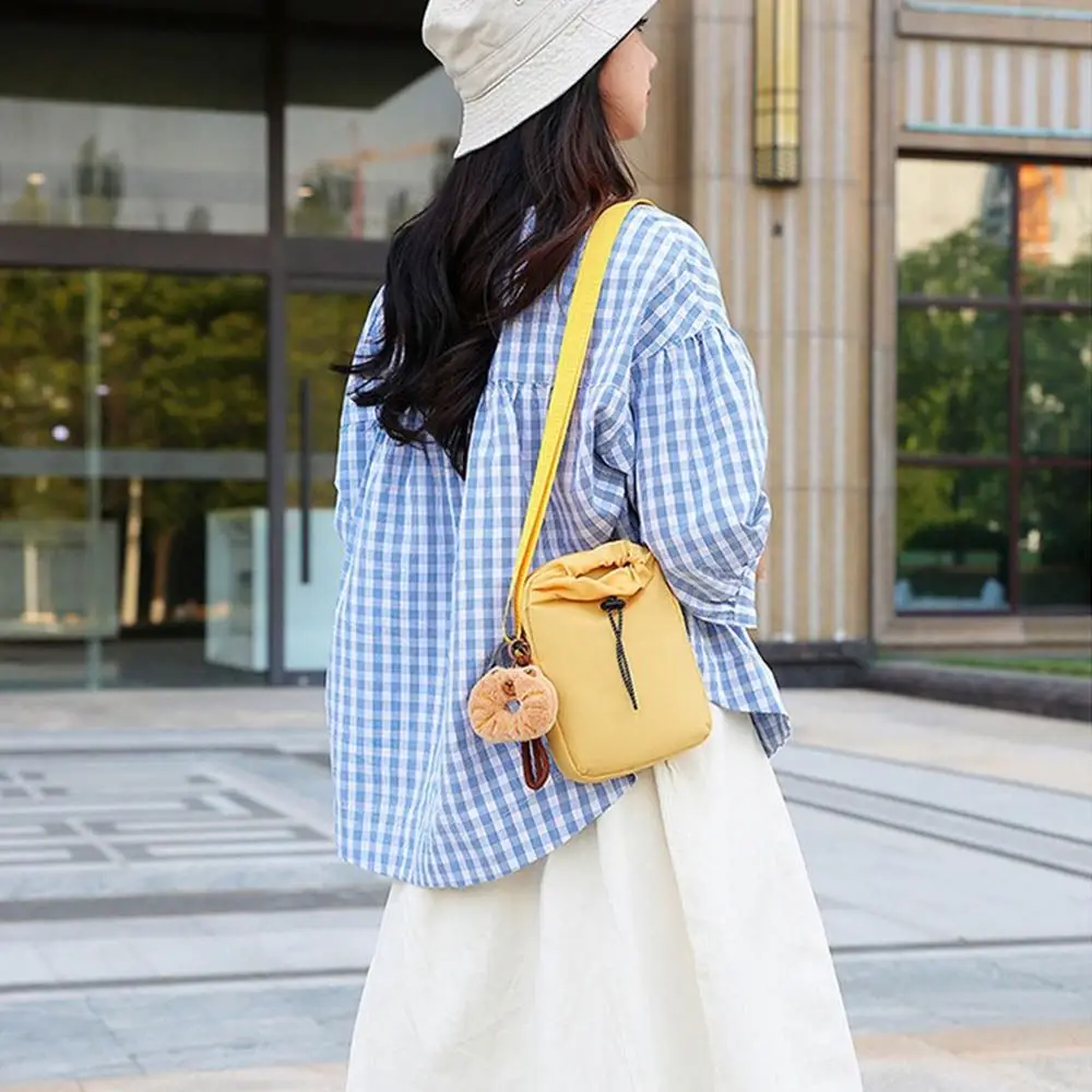 

Korean Style Crossbody Water Bottle Bag Nylon Waterproof Mobile Phone Bag Portable Drawstring Open Top Water Bottle Carrier Bag