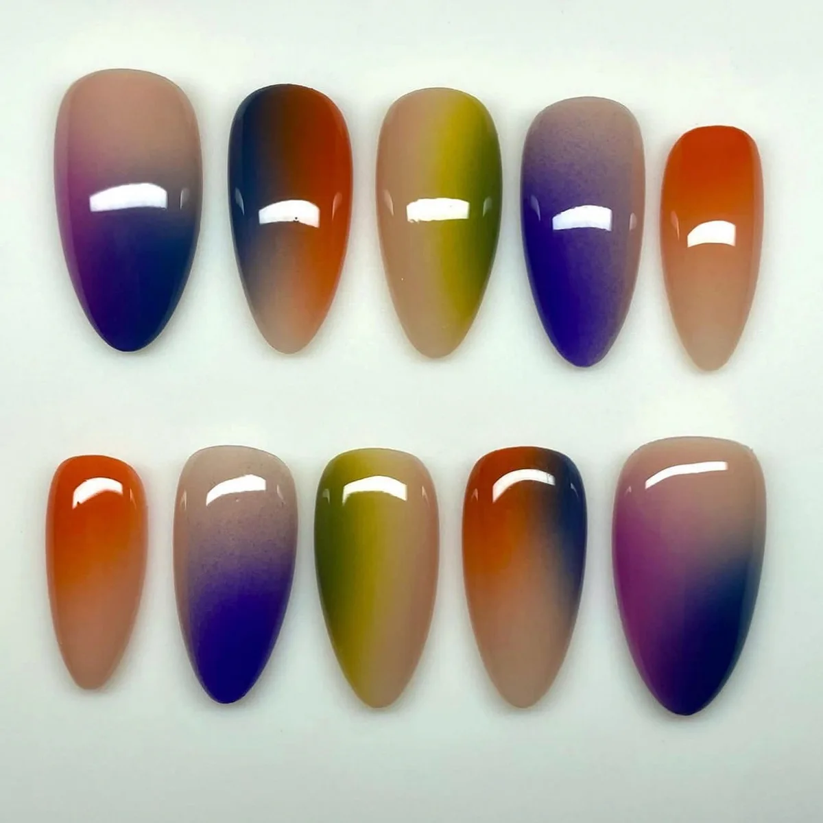 24PCS Color Gradient Fake Nails Rainbow Spotted Nail Art Round Artificial Nails Press On Nails Long Fashion False Nails Almond