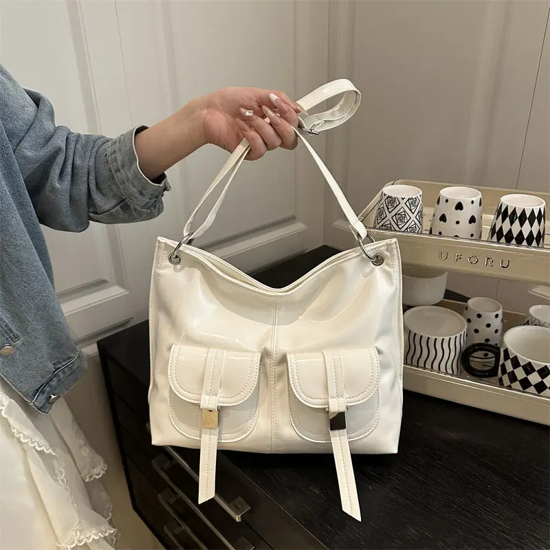 

Корейская модная мотоциклетная сумка большой вместимости для женщин, новинка 2025 года, простая, эстетичная, на одно плечо, через плечо, сумка-тоут P...